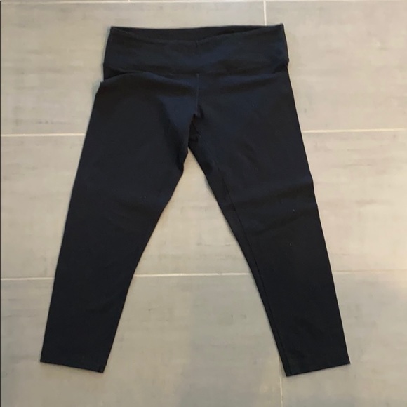lululemon athletica Pants - Cropped lululemon wunder under